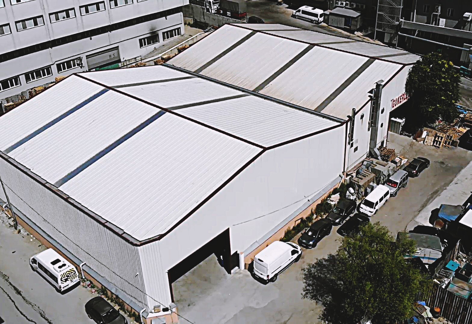 Gökerler Çelik'in Esenyurt Akçaburgaz'daki fabrikası, havadan görünüm